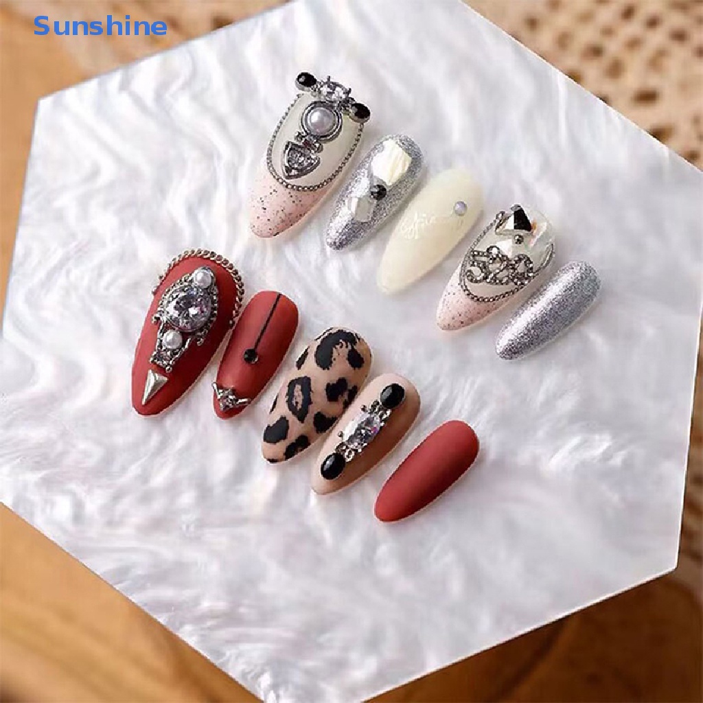 1 Bảng Móng Tay Giả Hình Vỏ Sò Dùng Trưng Bày