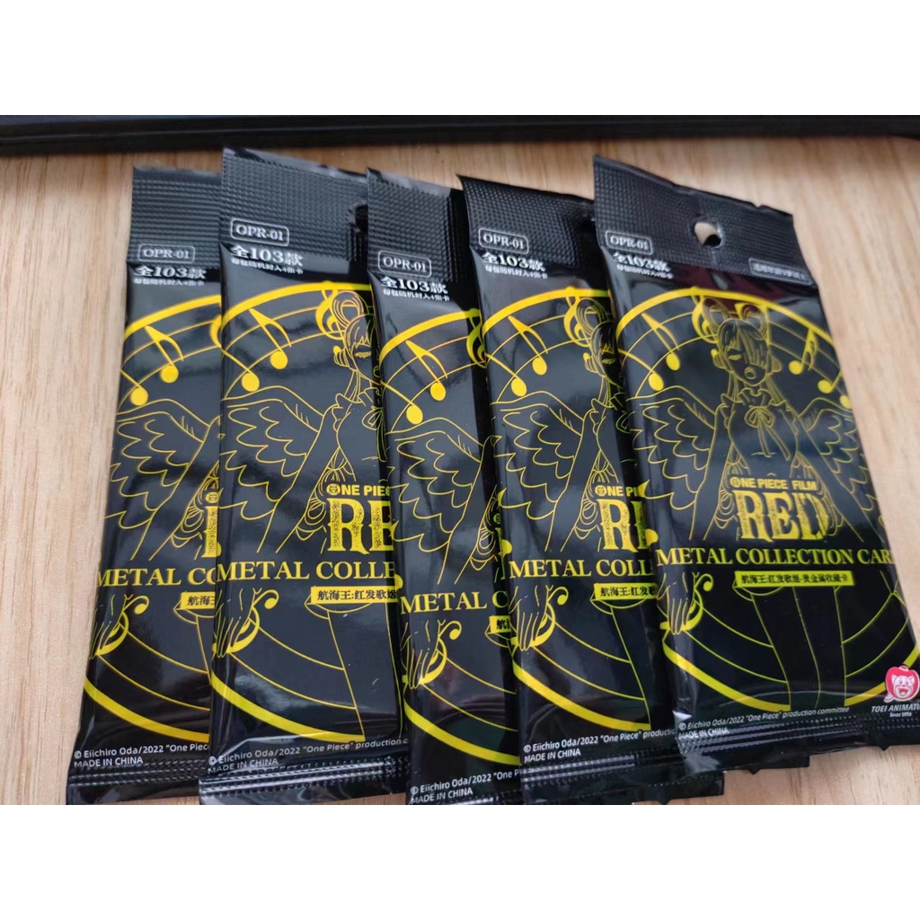 Bộ Sưu Tập Thẻ Bài Kim Loại Dày Hình Ca Sĩ Đỏ One Piece