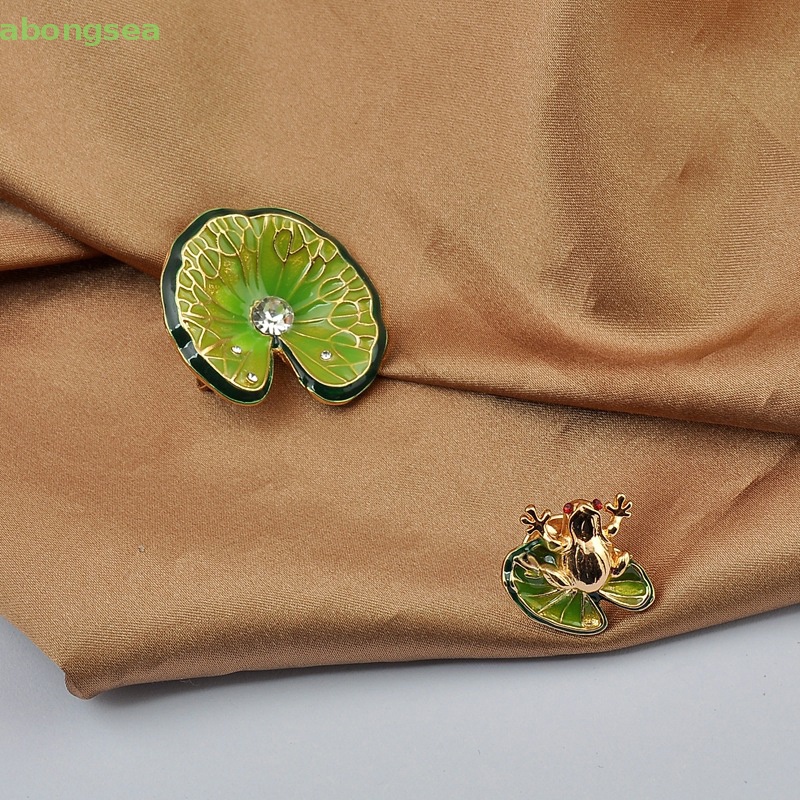 Set 2 Ghim Cài Áo Hình Ếch Và Lá Sen Đính Đá Thời Trang Cho Nữ