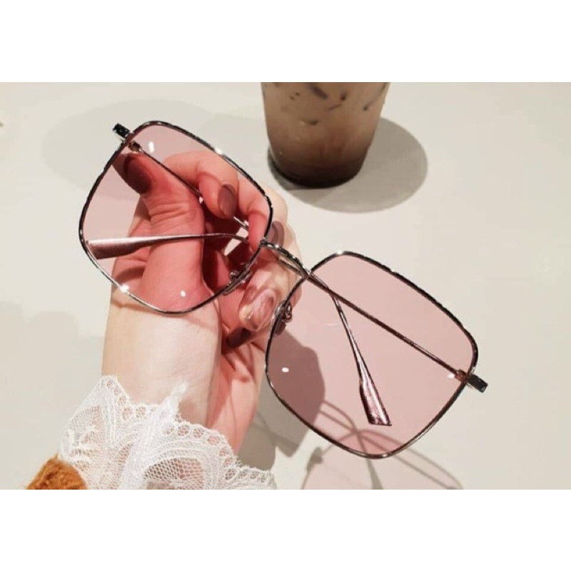 Kính Hiệu Vuông Dio Hot Màu Hồng Ngọt Ngago Đáng Yêu