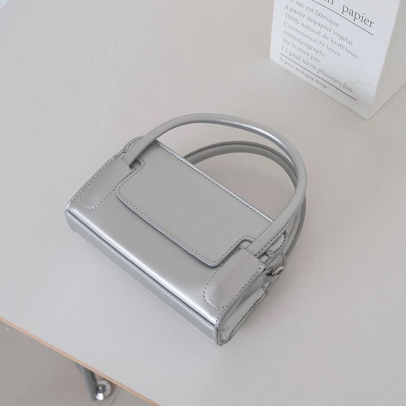 Túi Đeo Chéo Mini Hình Vuông Màu Bạc Đựng Điện Thoại Tiện Dụng