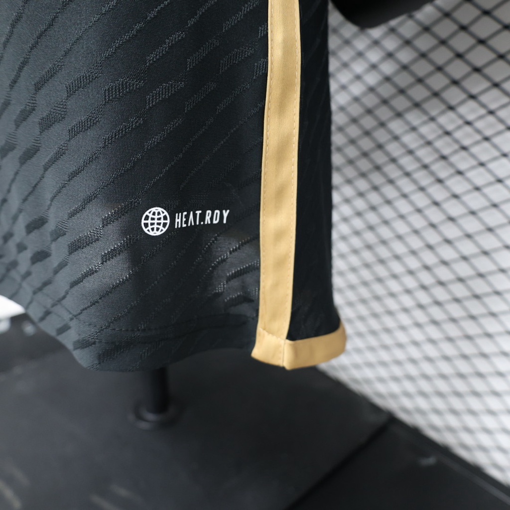 Áo Thun Bóng Đá Tay Ngắn Real Madrid 2324