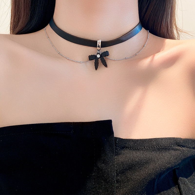 Vòng Cổ Dây Da Tua Rua Thắt Nơ Đính Kim Cương Giả Thời Trang