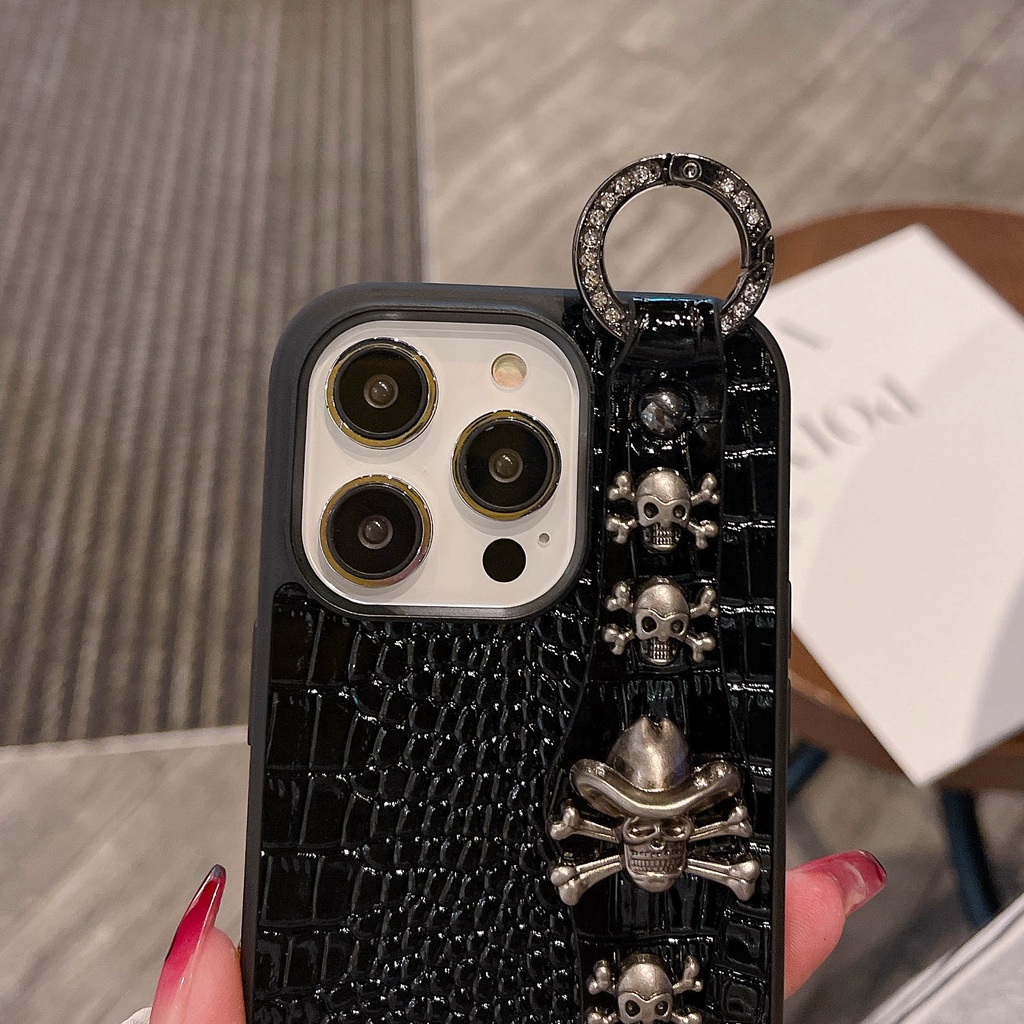 Ốp Điện Thoại Da Màu Đen Họa Tiết Đầu Lâu Kiểu Cao Bồi Có Dây Đeo Cổ Tay Cho iPhone 14ProMax 13 12 11 XSMax XR 7P