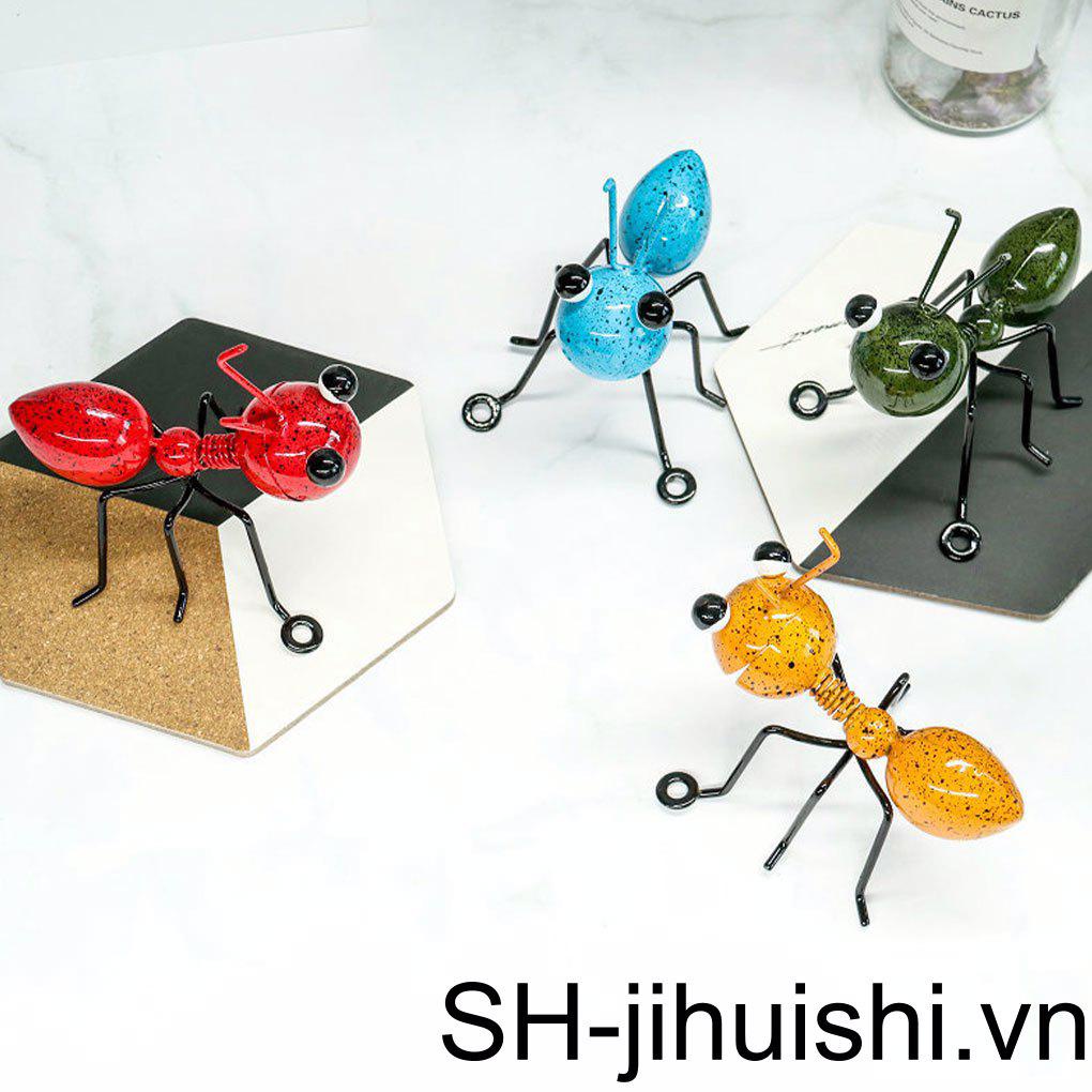 Bộ 4 Phụ Kiện Trang Trí Nhà Cửa Hình Không Gian Bằng Sắt Và Kim Loại Độc Đáo