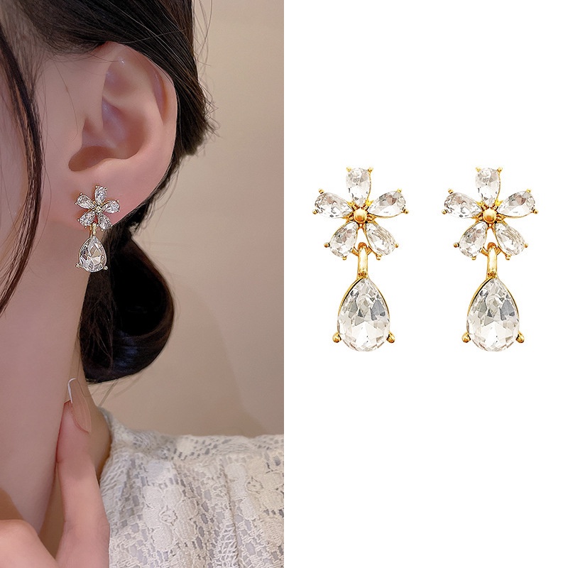 Đôi Bông Tai Dáng Rơi Họa Tiết Bướm Đính Ngọc Trai Thời Trang Cho Nữ