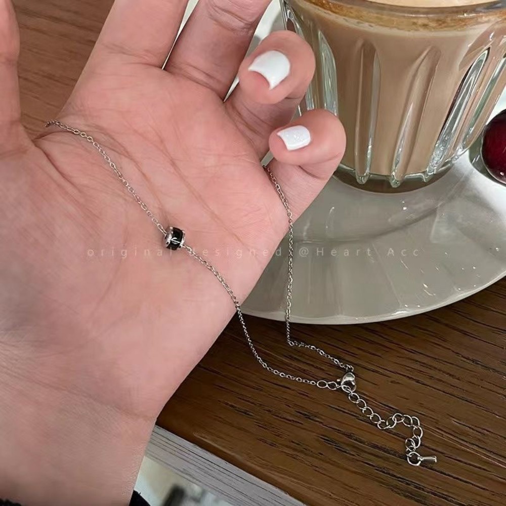 Mặt dây chuyền nhỏ kim cương đen hình trụ tối giản hàn quốc với đậu tròn s925 vòng cổ bạc chuỗi xương đòn phong cách ngắn trang sức cô gái sexy
