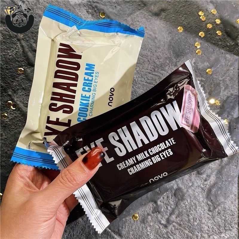 Phấn Mắt Màu Lì Ánh Ngọc Trai Siêu Ấm CFH