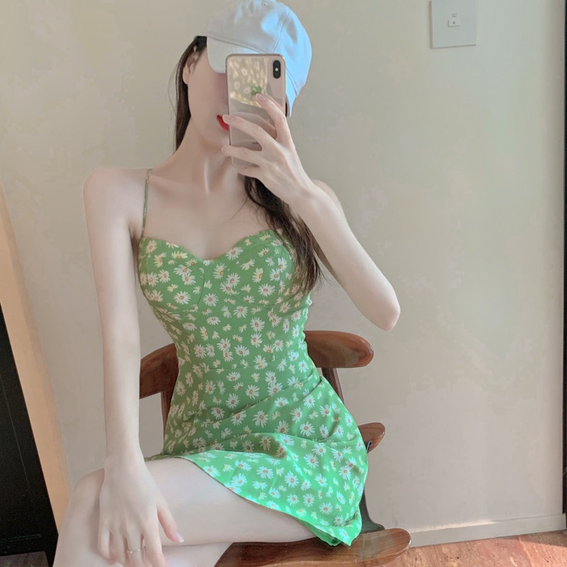 IELGY    Đầm Hai Dây Ngắn Ôm Hông Họa Tiết Hoa Cúc Nhỏ Màu Xanh Lá zou Dễ Thương Tươi Mới Cho Nữ