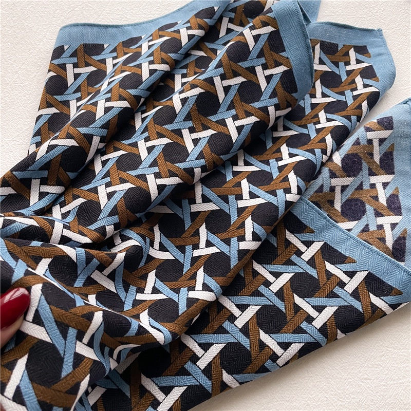 Khăn Choàng Cổ Họa Tiết Hình Học Nhiều Màu Sắc 65x65cm