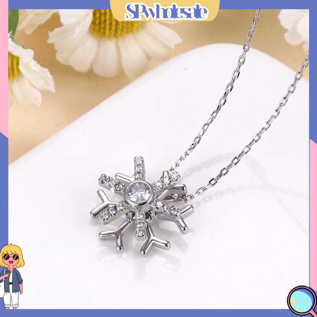 &lt;SPwholesale&gt; Vòng cổ Mặt Hình Bông Tuyết Đính Đá Sáng Bóng Thanh Lịch Có Thể Xoay Trang Trí Giáng Sinh Cho Nữ