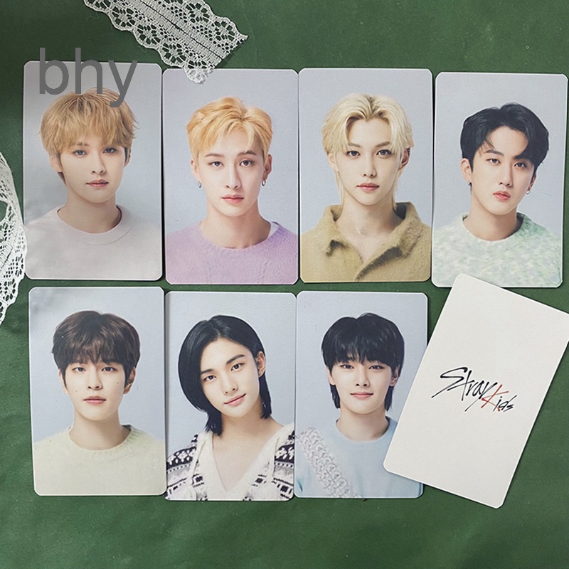 Set 8 Tấm Thẻ Ảnh Lomo In Hình Các Thành Viên Nhóm Nhạc Kpop Stray Kids
