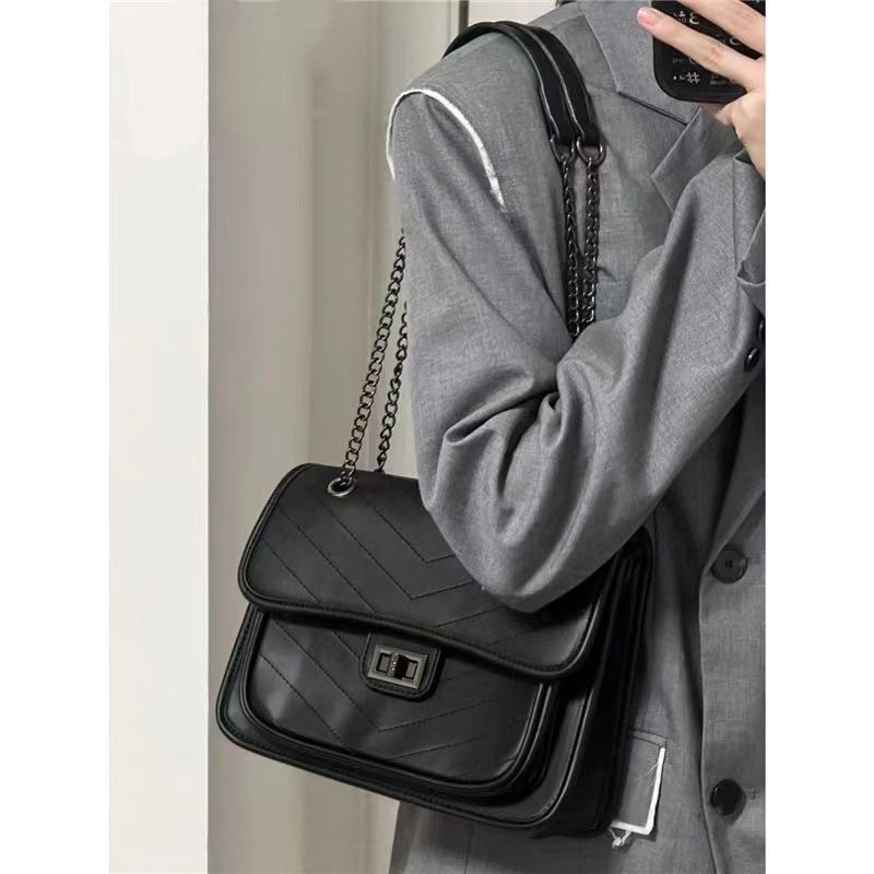 Túi Đeo Chéo Dáng Vuông Cỡ Lớn 28X18X8 Phối Dây Xích Thời Trang Cao Cấp Trẻ Trung