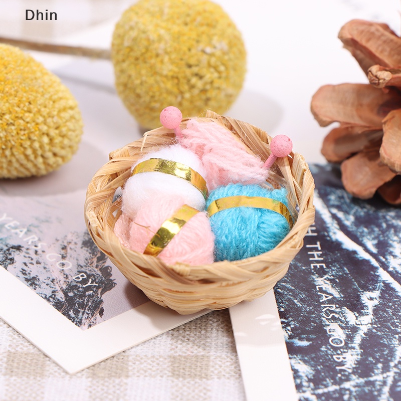 Giỏ Đan Tre Thủ Công Đựng Bóng Lông Tỉ Lệ 1 / 12 Trang Trí Nhà Búp Bê