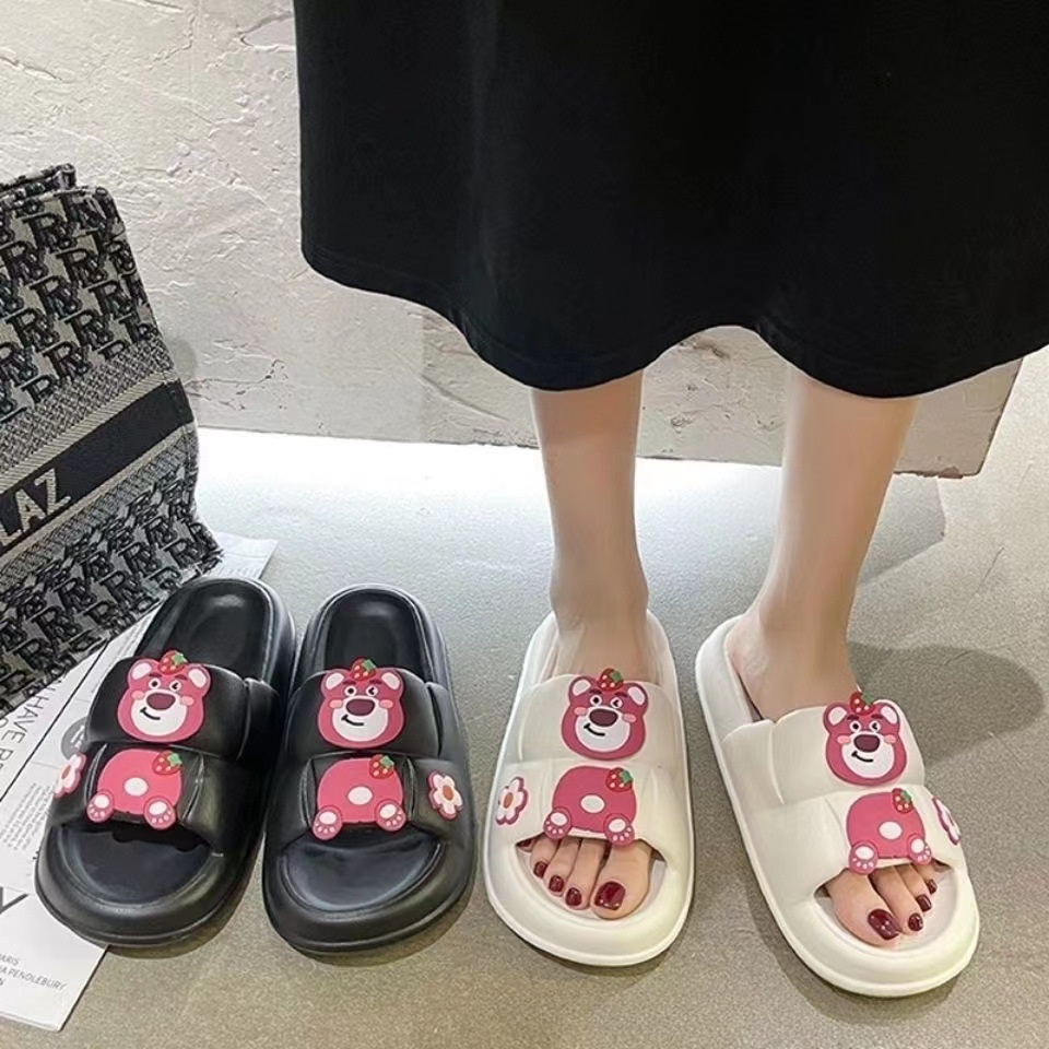 Dép Đi Trong Nhà Đế Dày Chống Trượt Họa Tiết Gấu Và Dâu Tây Hoạt Hình Thời Trang Mùa Hè Cho