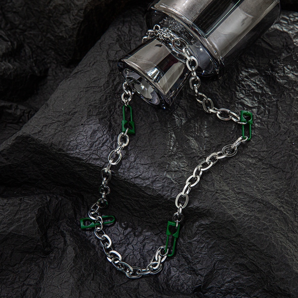 Vòng Cổ Ghim Cài Màu Xanh Lá Phong Cách Hip Hop Đường Phố Cá Tính Dành Cho Nam Và Nữ
