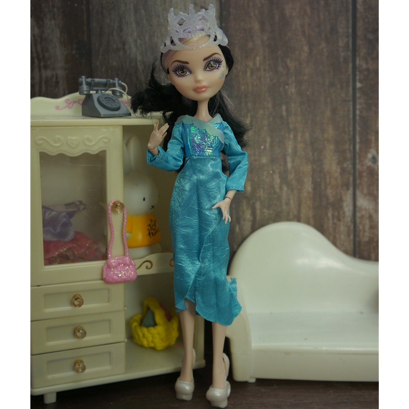 Búp Bê Hình Quái Vật Thay Đổi Màu Sắc 27cm