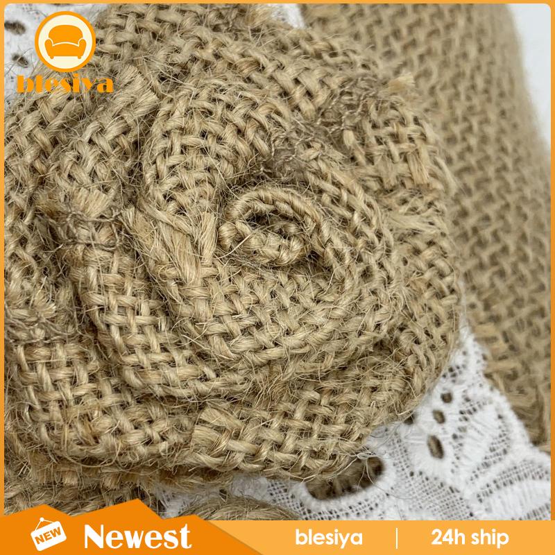 Gối Họa Tiết Ren Hoa Lãng Mạn Cho Ngày Valentine