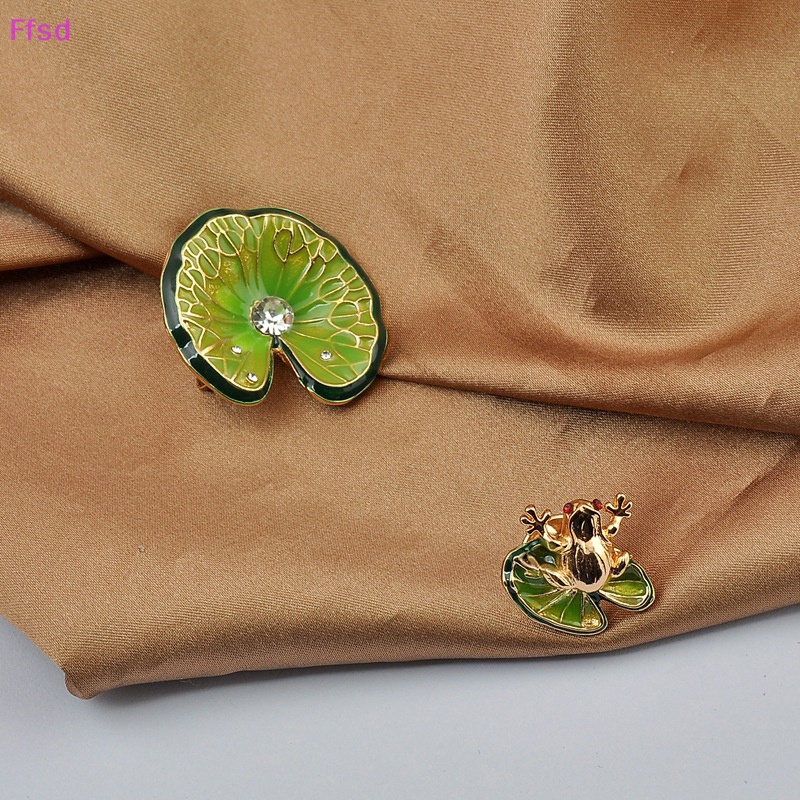 {Ffsd} Bộ 2 Ghim Cài Áo Hình Lá Sen / Ếch Đính Đá Thời Trang Dự Tiệc Cho Nữ