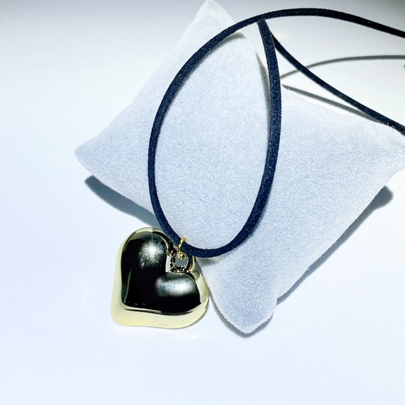 Vòng Cổ Choker Mặt Trái Tim Lớn Màu Đen Thanh Lịch Dành Cho Nữ