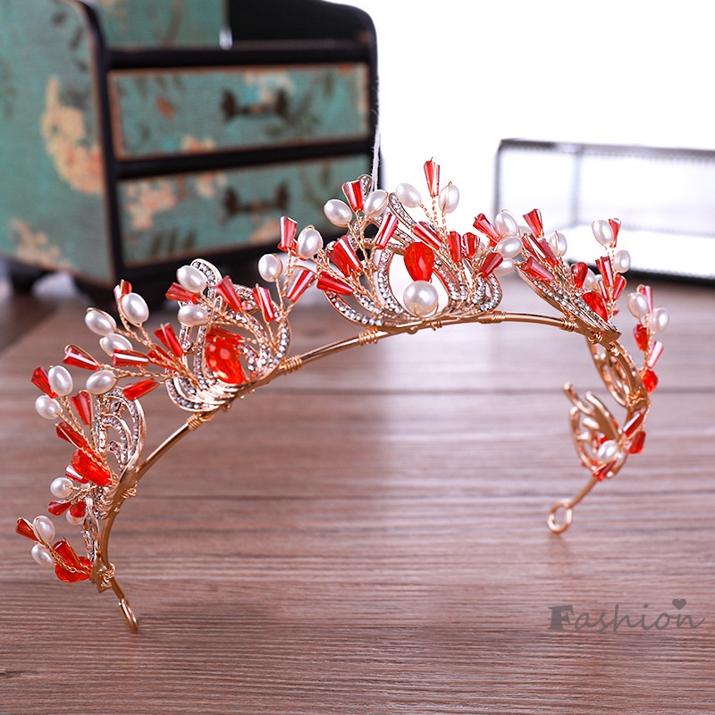 Vương Miện Đính Đá Và Ngọc Trai Sang Trọng Cho Cô Dâu