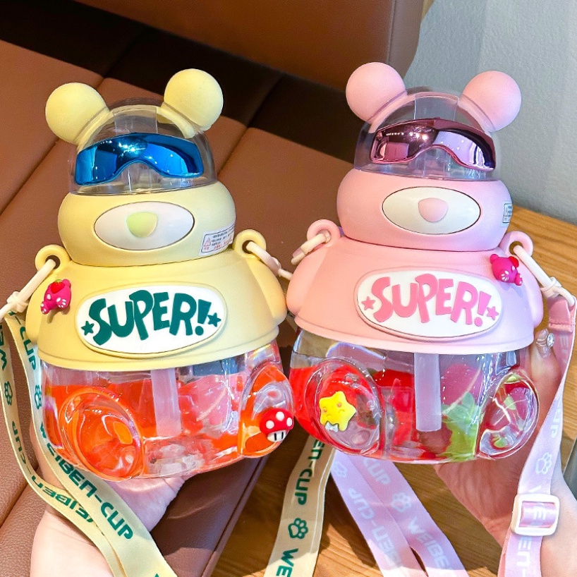 Bình Nước Hình Gấu Đeo Lưng Dung Tích Lớn 1200ml