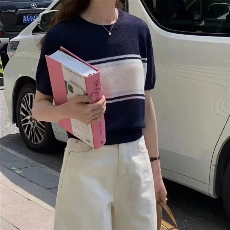 Áo Thun Tay Ngắn Họa Tiết Kẻ Sọc Nhiều Màu Sắc Dễ Phối Đồ Thời Trang Cho Nữ