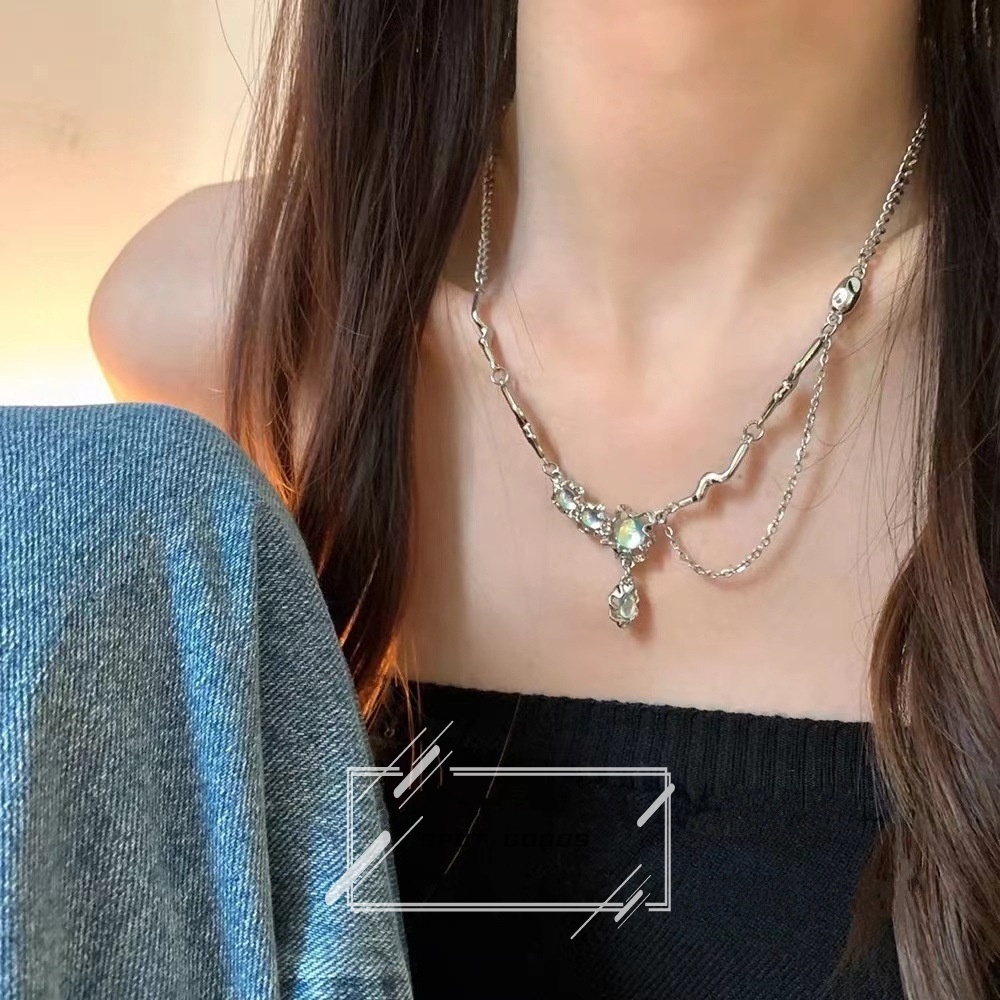 Vòng Cổ choker Đính Đá Mặt Trăng Thiết Kế Độc Đáo