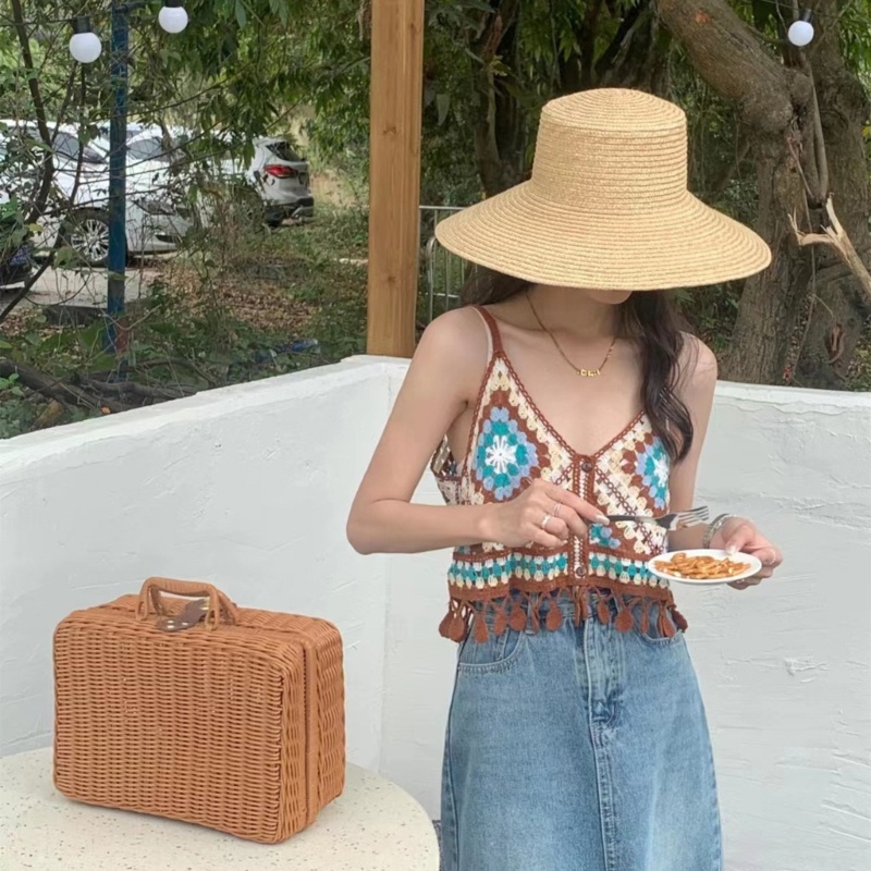 Áo Croptop Hai Dây Dệt Kim Cổ Chữ V Phối Tua Rua In Họa Tiết Hoa Cho Nữ