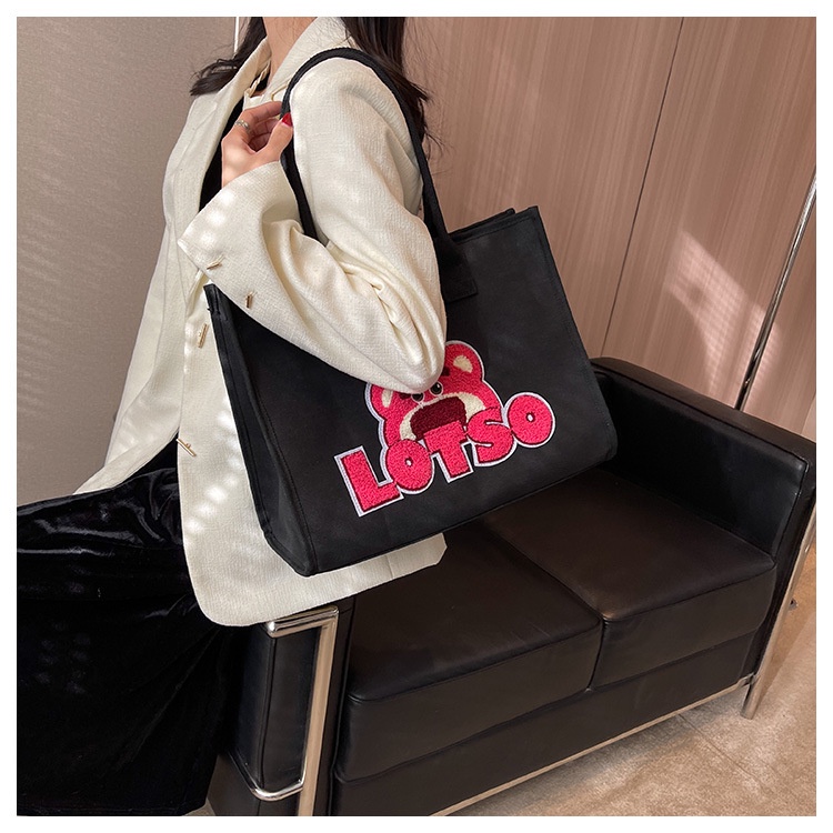 Túi Xách Đeo Vai Sức Chứa Lớn Họa Tiết Gấu Dâu Tây Dễ Thương Cho Nữ Sinh