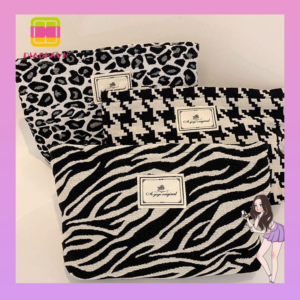 Túi Đựng Đồ Trang Điểm In Họa Tiết Da Báo Tiện Dụng