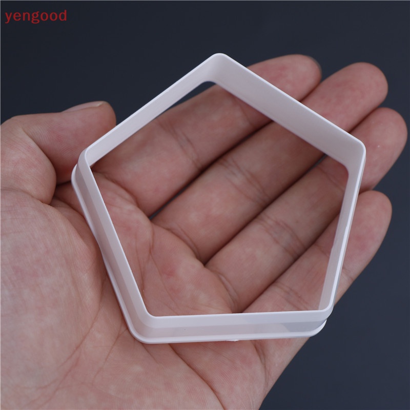 Bộ 4 Khuôn Cắt Bánh Hình Trái Bóng Độc Đáo