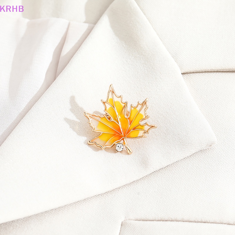 Ghim Cài Áo Hình Lá Phong Đính Đá Pha Lê Phong Cách Pháp Mới