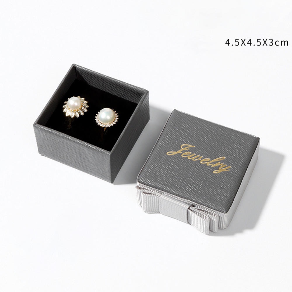Hộp Đựng Trang Sức Hình Vuông Đính Nơ Xám Sang Trọng