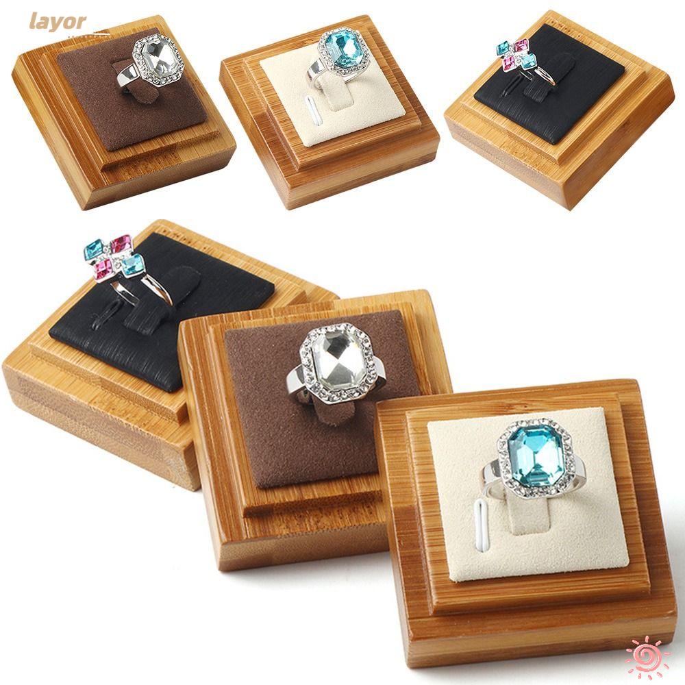 Kệ gỗ Trưng Bày Trang Sức Thiết Kế Sáng Tạo Chất Lượng Cao