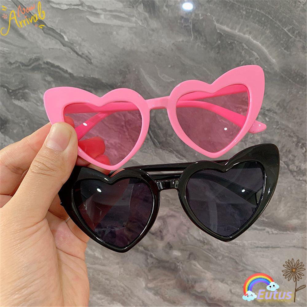 Kính Mát Hình Trái Tim Dễ Thương Cho Bé