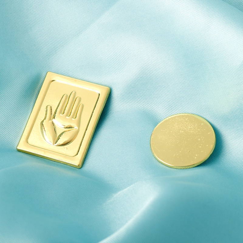 Trâm Cài Áo Hình Bàn Tay Kujo Jotaro Thời Trang