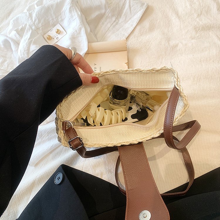 Túi Cói Đeo Chéo Một Bên Vai Hình Bán Nguyệt Đan Tay Thời Trang Thường Ngày