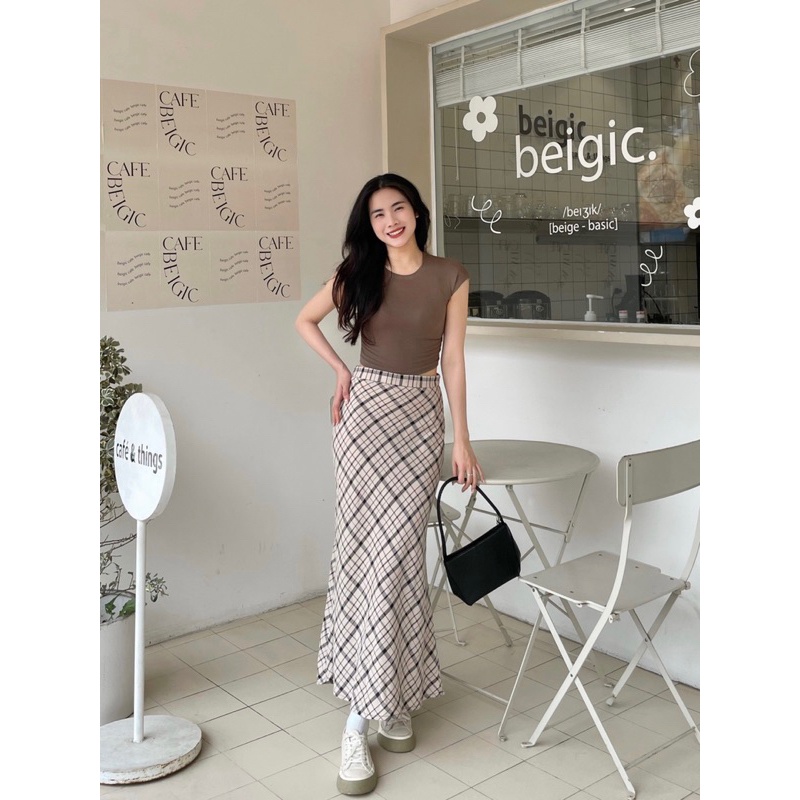 Áo thun croptop trơn cổ tròn tay hến