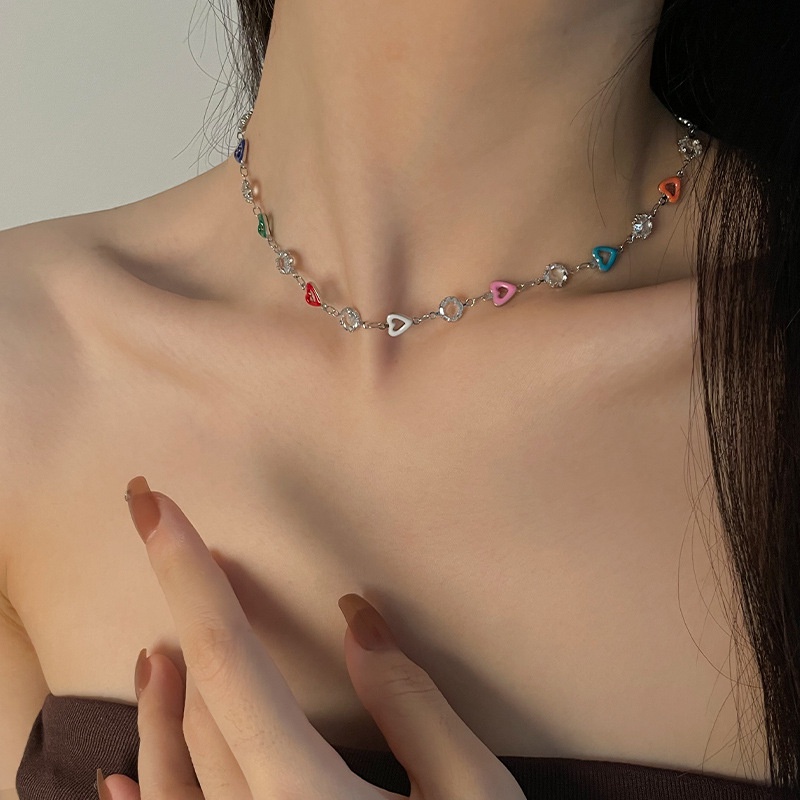 Vòng cổ Mặt Tròn Khắc Chữ Love Đính Đá Nhiều Màu Sắc