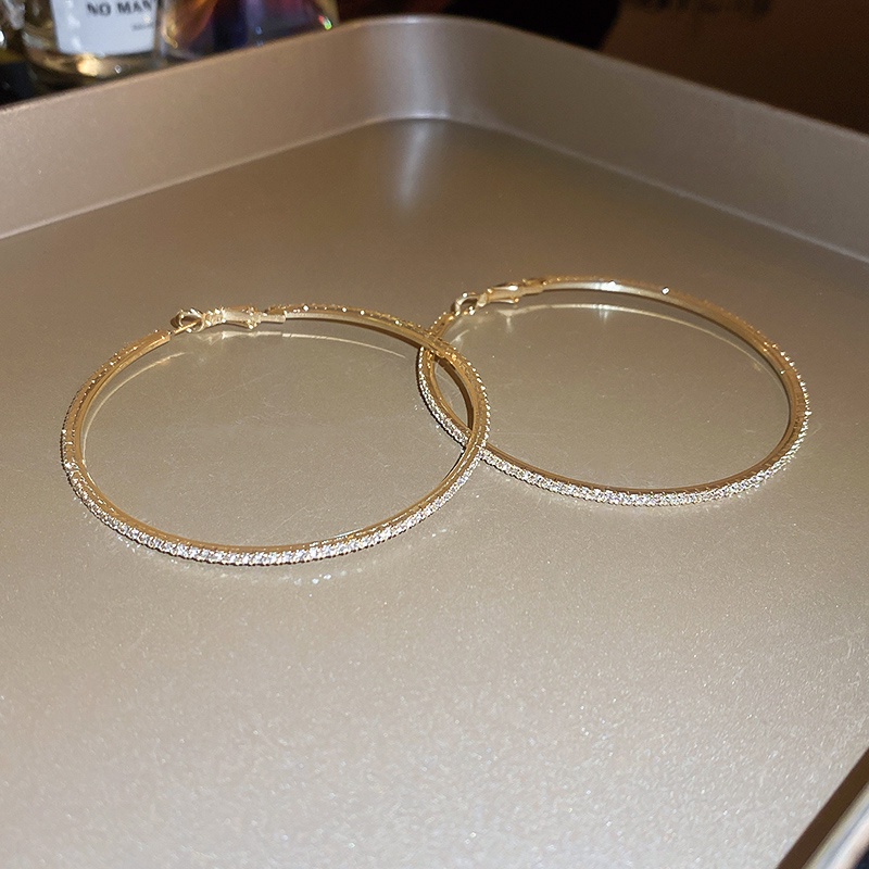 Khuyên Tai Đính Đá Phong Cách Âu Mỹ Sang Trọng