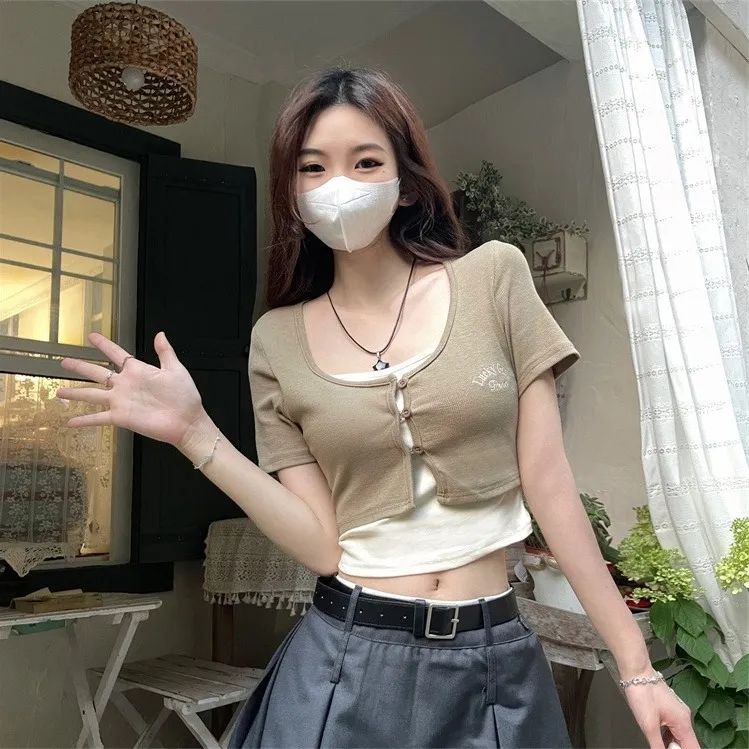 Áo Thun Ngắn Tay Cổ Vuông Giả Hai Lớp Phong Cách Mới Cho Nữ