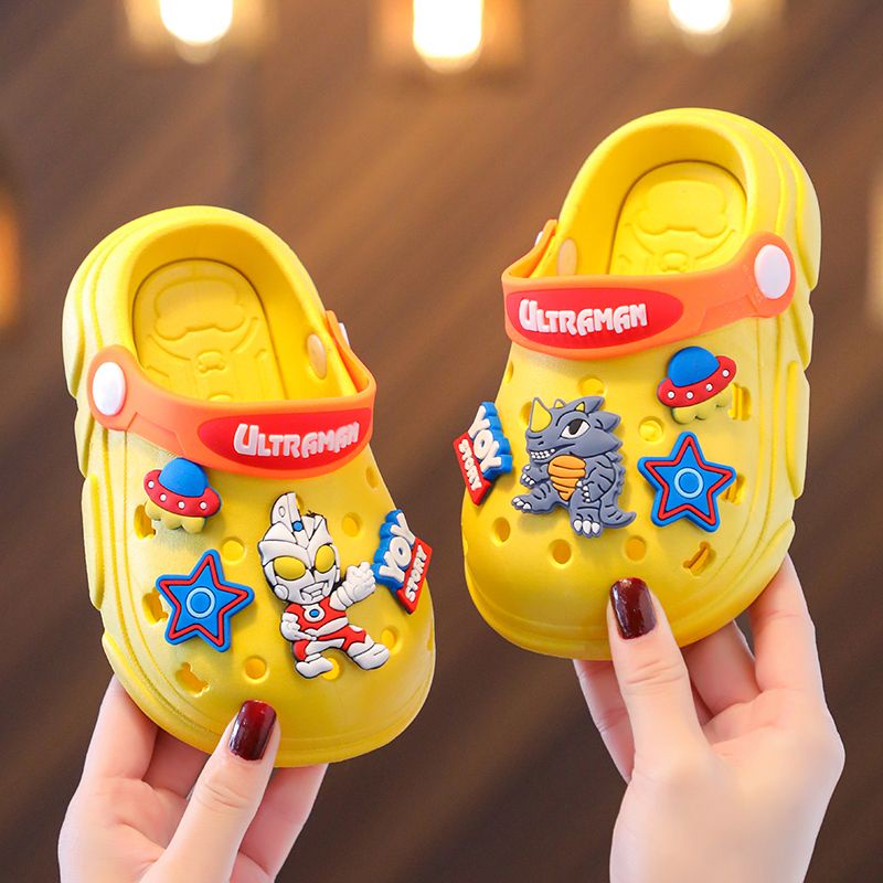 Dép Sandal Đục Lỗ Chống Trượt In Hoạ Tiết Hoạt Hình Ultraman Dành Cho Bé Trai