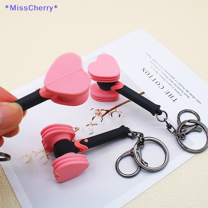 Móc Khóa Hình Búa Cắt Trái Tim / Ngôi Sao Phong Cách Hàn Quốc Dành Cho Nam Nữ Mới