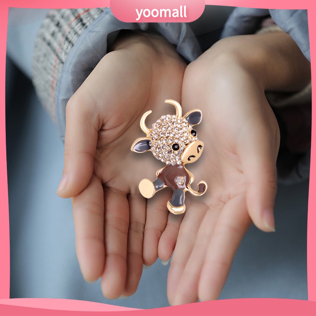 Ghim Cài Áo Hình Bò Sữa Đính Đá Thời Trang