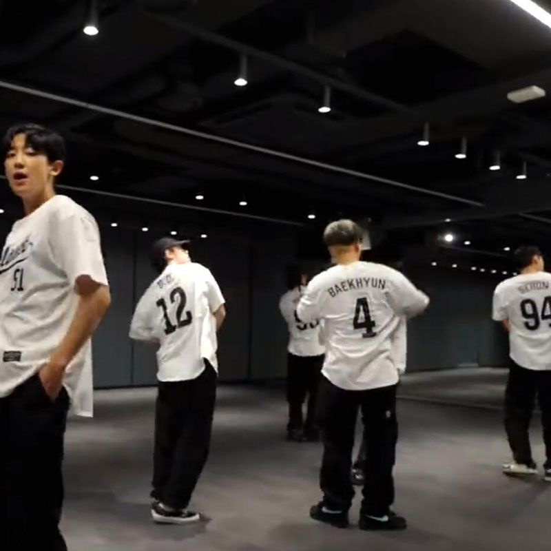 Áo Thun cotton Tay Ngắn Cổ Tròn In Hình kpop exo Màu Trắng Thời Trang Unisex