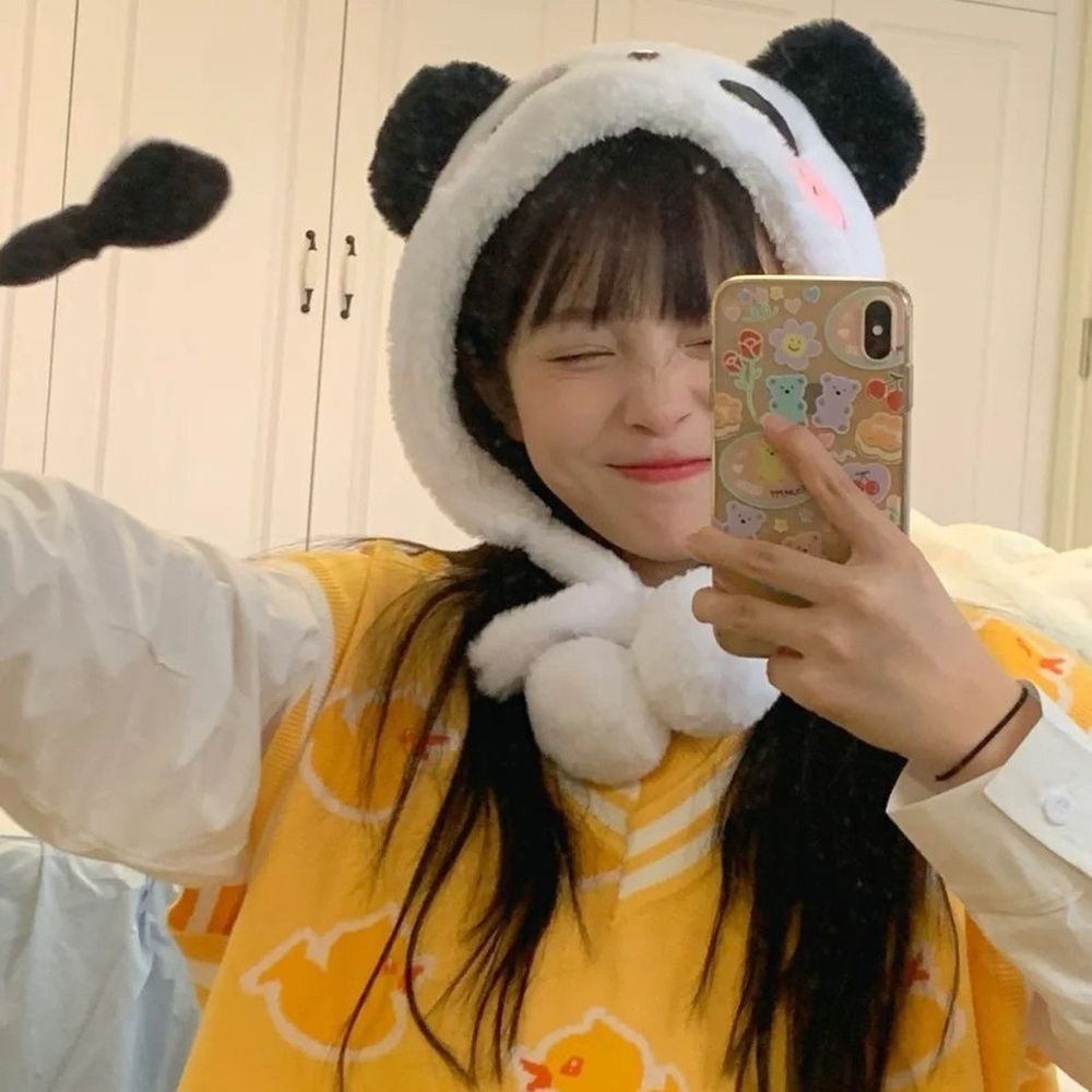 Mũ Trùm Đầu Giữ Ấm Mùa Đông Hình Gấu Trúc Hoạt Hình Nhồi Bông Màu Trắng Đen Phong