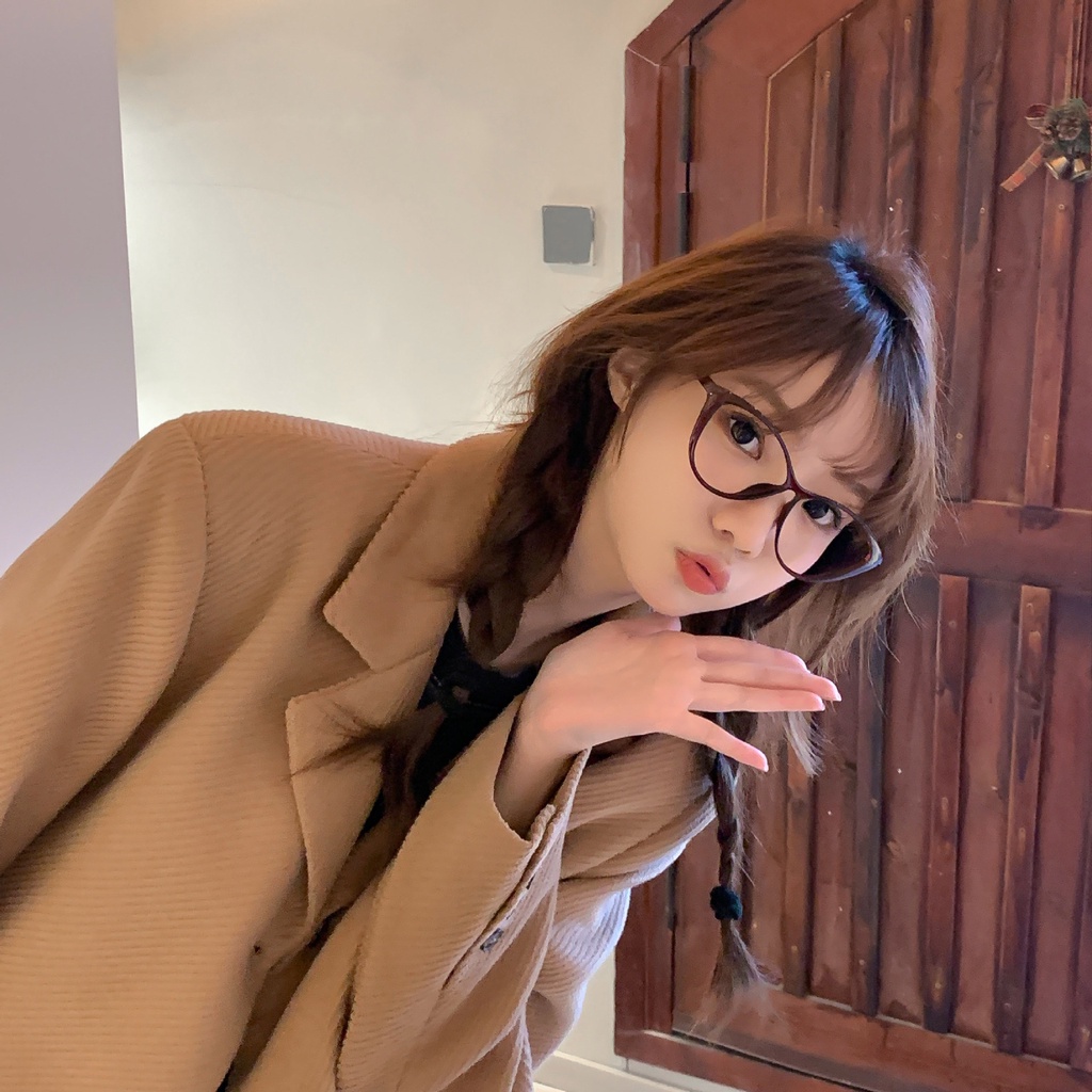 Kính Mát Mắt Mèo Nam Nữ Gọng Đen Thời Trang