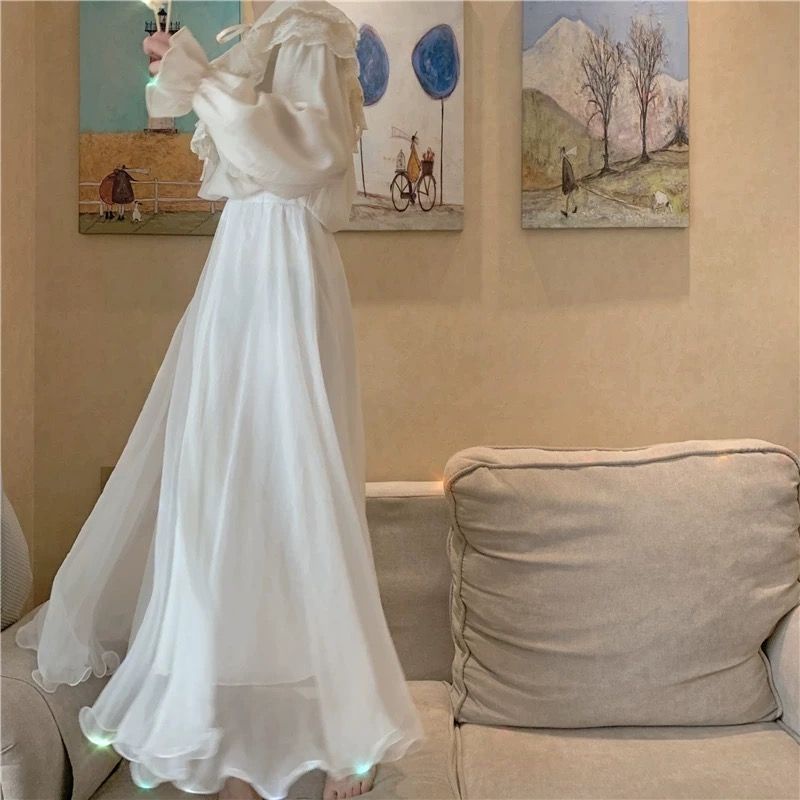 Đầm chiffon Lụa Dáng Xòe Dài Nửa Thân Màu Trắng Vàng Kim Kiểu Bohemia Hồng Kông 4.1