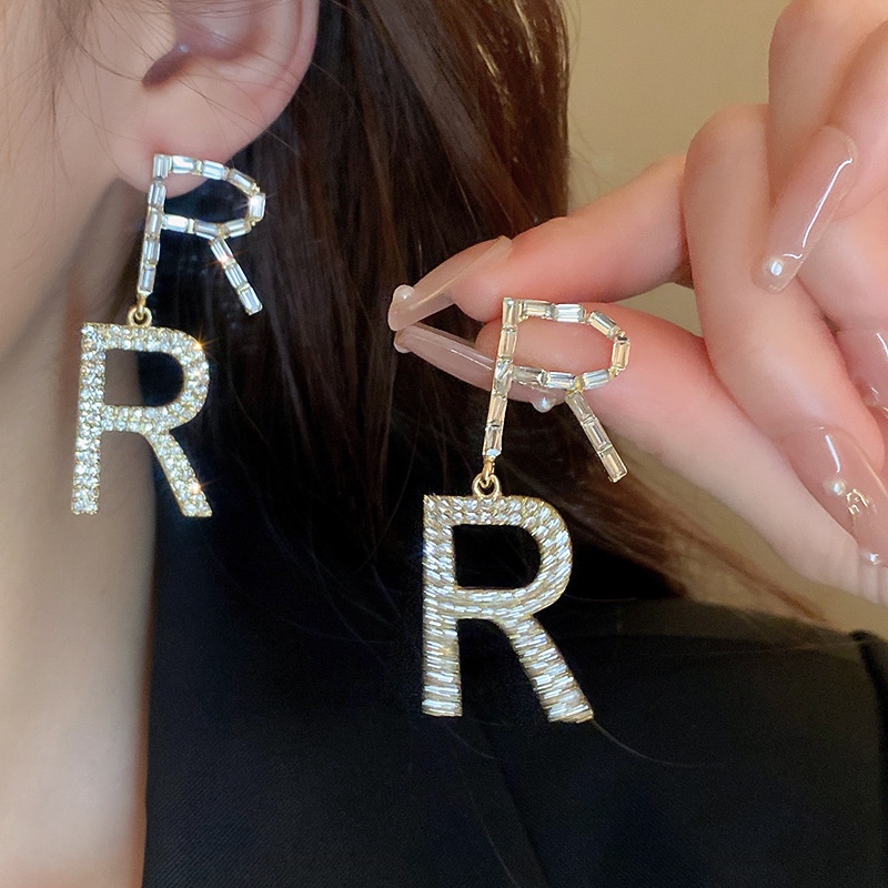 1 Đôi Bông Tai Chữ Đính Đá Zircon Thời Trang Sang Trọng